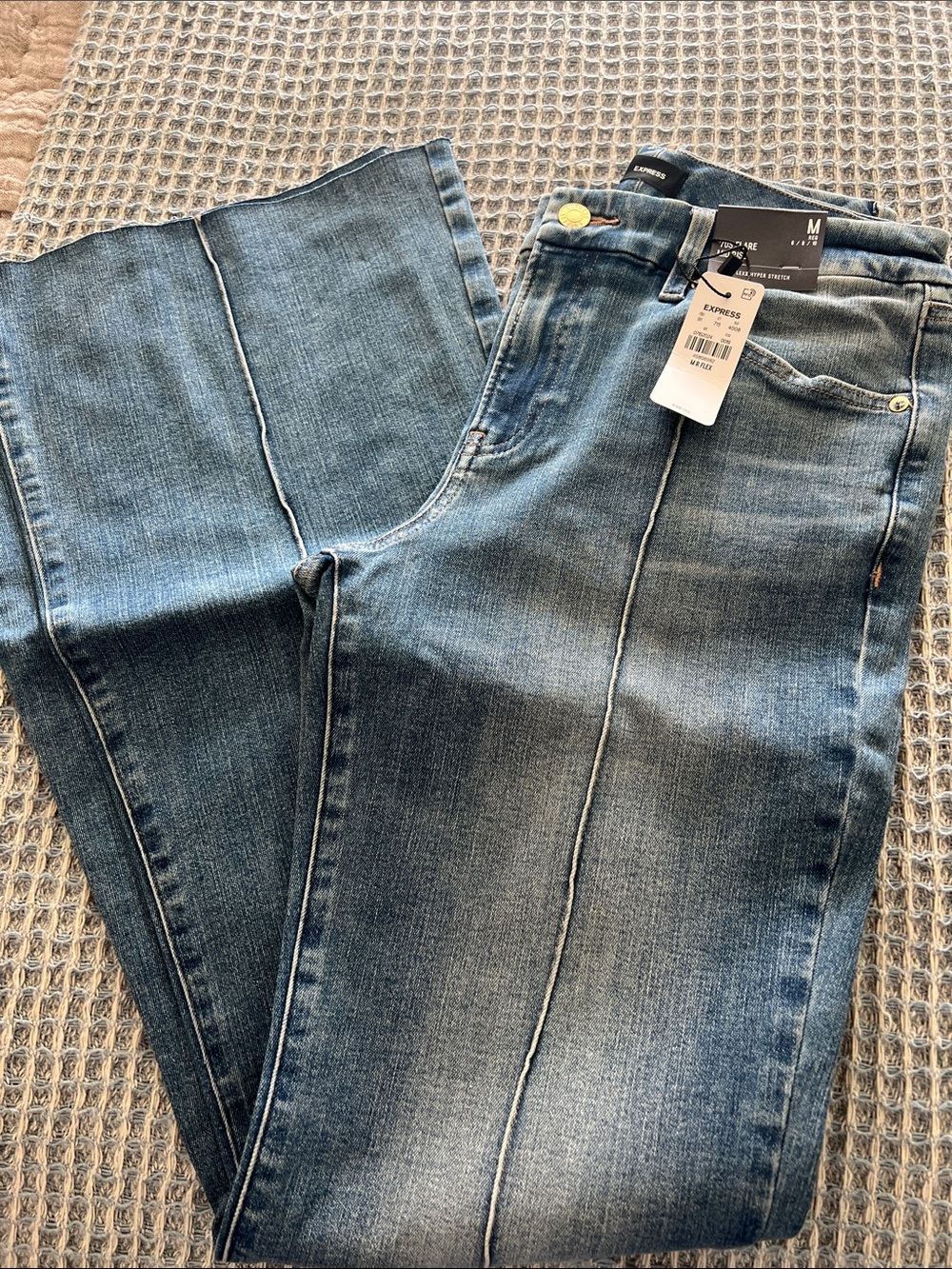 Express Mid-Rise Flare Jeans in Washed Blue